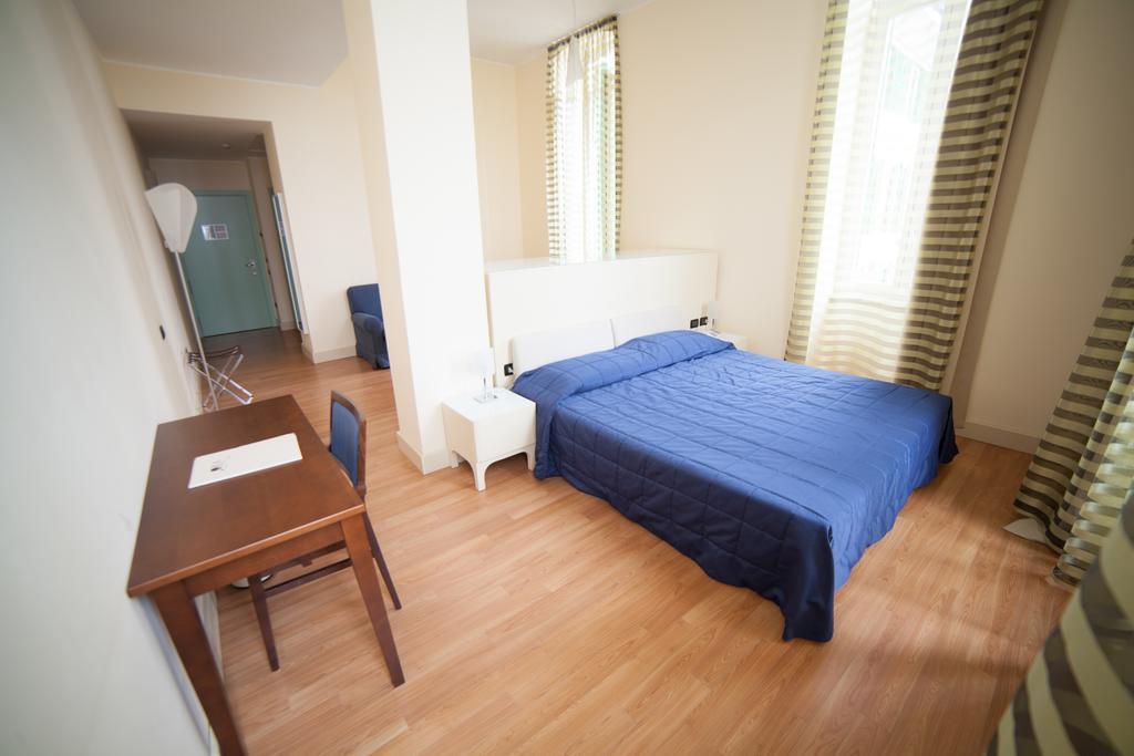 Hotel Del Golfo Finale Ligure Zimmer foto